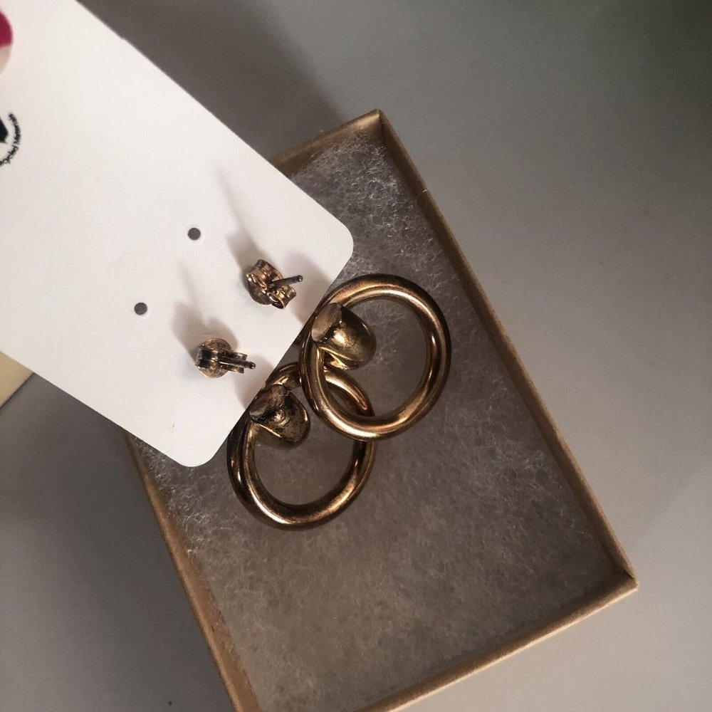 Loren Stewart Door Knocker Hoop Earrings Gold - Picture 5 of 5